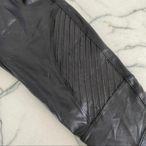 Spanx Moto Faux Leather Leggings Size XS B1223 - Picture 5 of 6